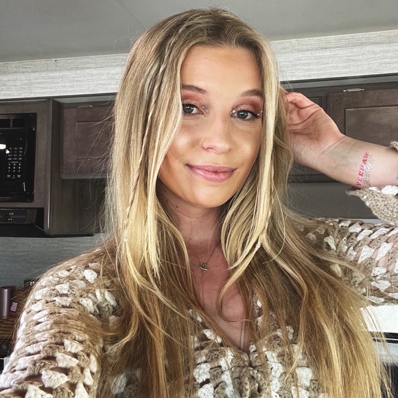 Meet your Posher, Ashley - Picture 1 of 1